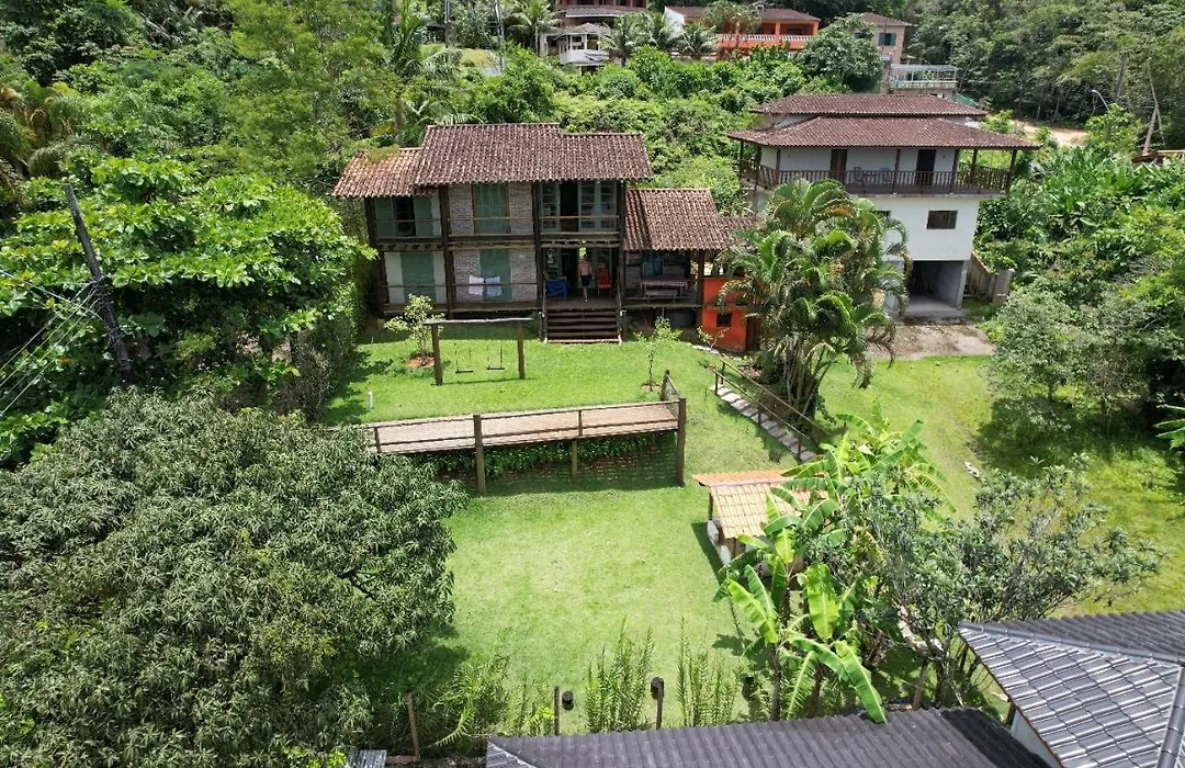 Casa rústica e charmosa em condomínio - Lagoinha-1