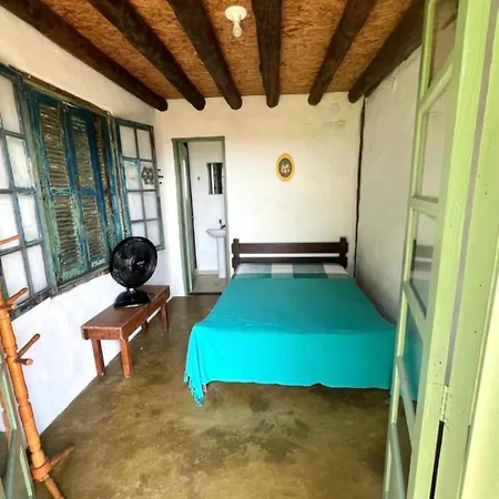 Casa rústica e charmosa em condomínio - Lagoinha-3